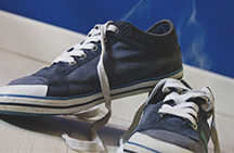  Как да се отървете от миризмата на пот в обувките