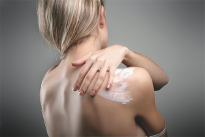  Come sbarazzarsi rapidamente dell'acne sulla schiena e sulle spalle