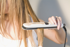  Cómo restaurar el cabello después del planchado.