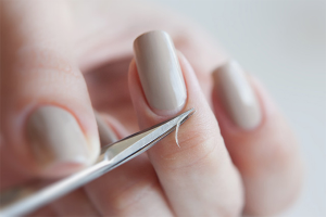  Hur man tar bort nagelbandet