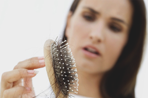  Paano upang palakasin ang buhok mula sa pagbagsak