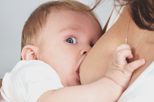  Cómo determinar si su bebé tiene suficiente leche materna.