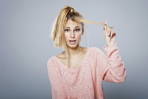  Cómo restaurar el cabello después del blanqueo