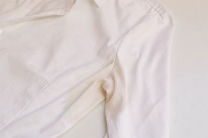  How to remove yellow stains from sweat with white clothes