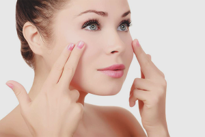  Cómo hacer un masaje facial a partir de arrugas.