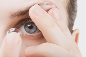  Cómo llevar y quitar las lentes de contacto.