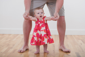  Как да учим детето да стои без подкрепа