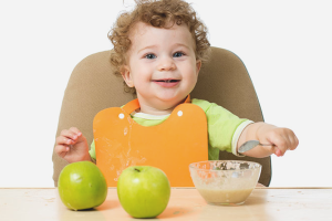  Hur man gör äppelmos för spädbarn
