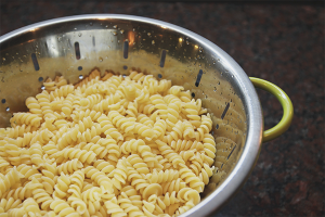  Cómo cocinar la pasta para que no se peguen.