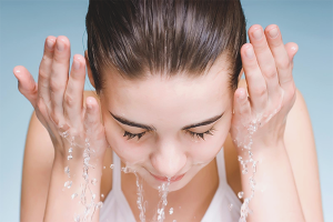  अपना चेहरा कैसे धो लो