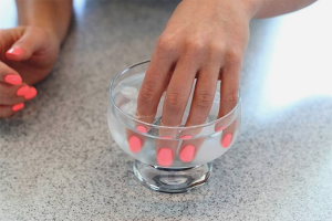  Cara mengeringkan gel menggilap tanpa lampu