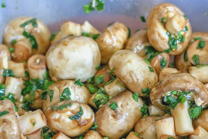  Paano kumain ng champignons para sa shish kebab