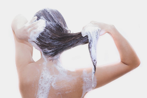  Cómo lavar las extensiones de cabello.