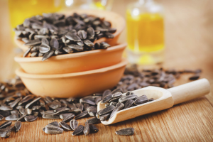  The benefits and harm of sunflower seeds