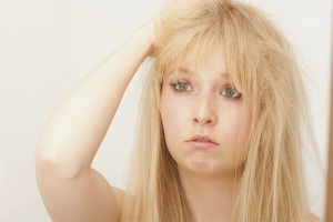  O que fazer se o cabelo se dividir ao longo de todo o comprimento