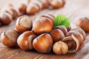  The benefits and harm of hazelnuts