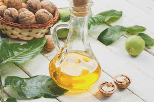  The benefits and harms of walnut oil