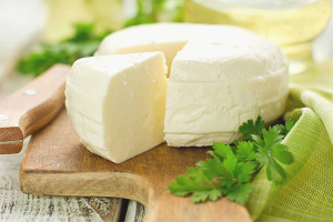  Los beneficios y perjuicios del queso Adygei.