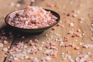  Ang mga benepisyo at pinsala ng Himalayan pink salt