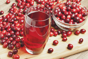  The benefits and harm of cranberry juice