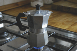  Cómo hacer café en una cafetera géiser