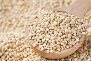  The benefits and harm of quinoa groats