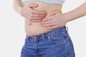  ¿Por qué lastimar el lado izquierdo del abdomen inferior en las mujeres?