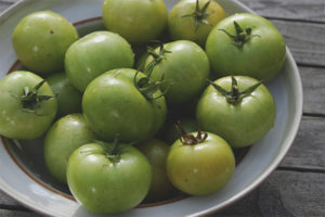  The benefits and harm of green tomatoes