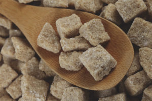  Πώς να διακρίνετε τη ζάχαρη ζαχαροκάλαμου από ένα ψεύτικο