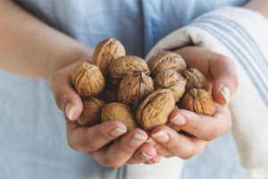  Kan gravida kvinnor äta valnötter?