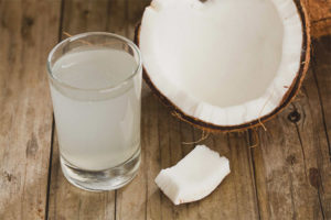  Ciri-ciri berguna dan kontraindikasi air kelapa