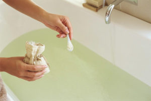 The benefits and harm of salt baths
