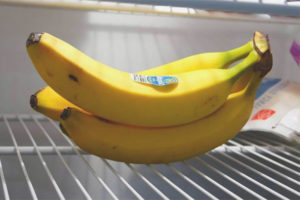  Pot depozita bananele în frigider